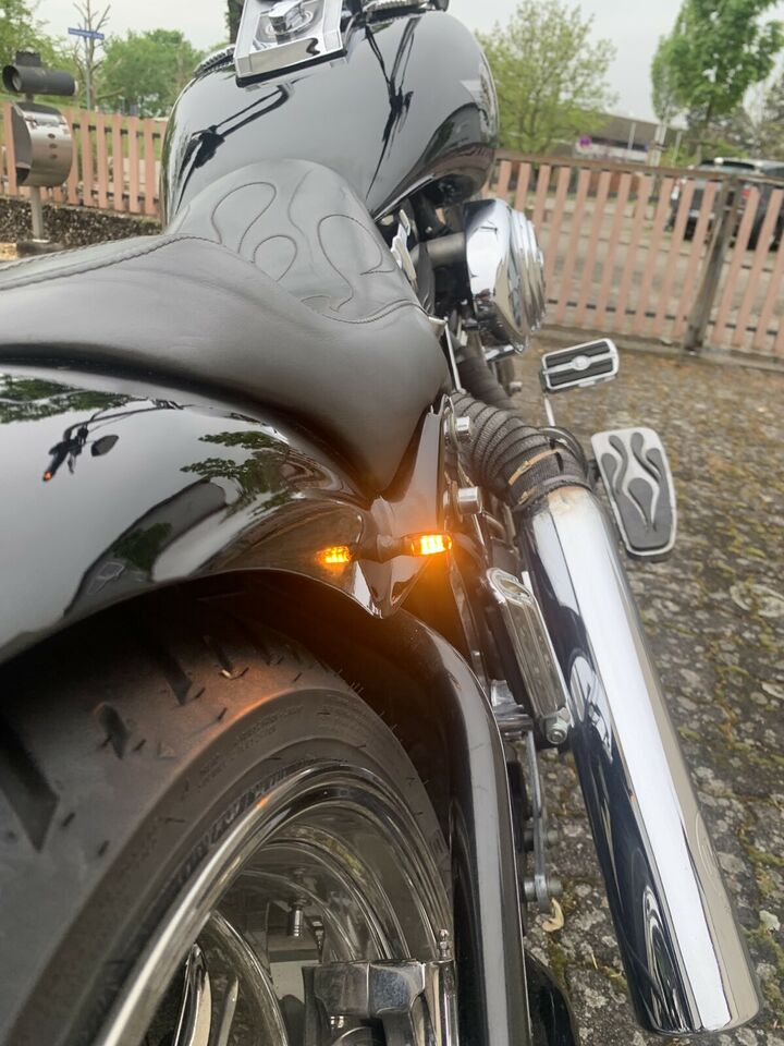 Harley-Davidson Softail - Miniature 9