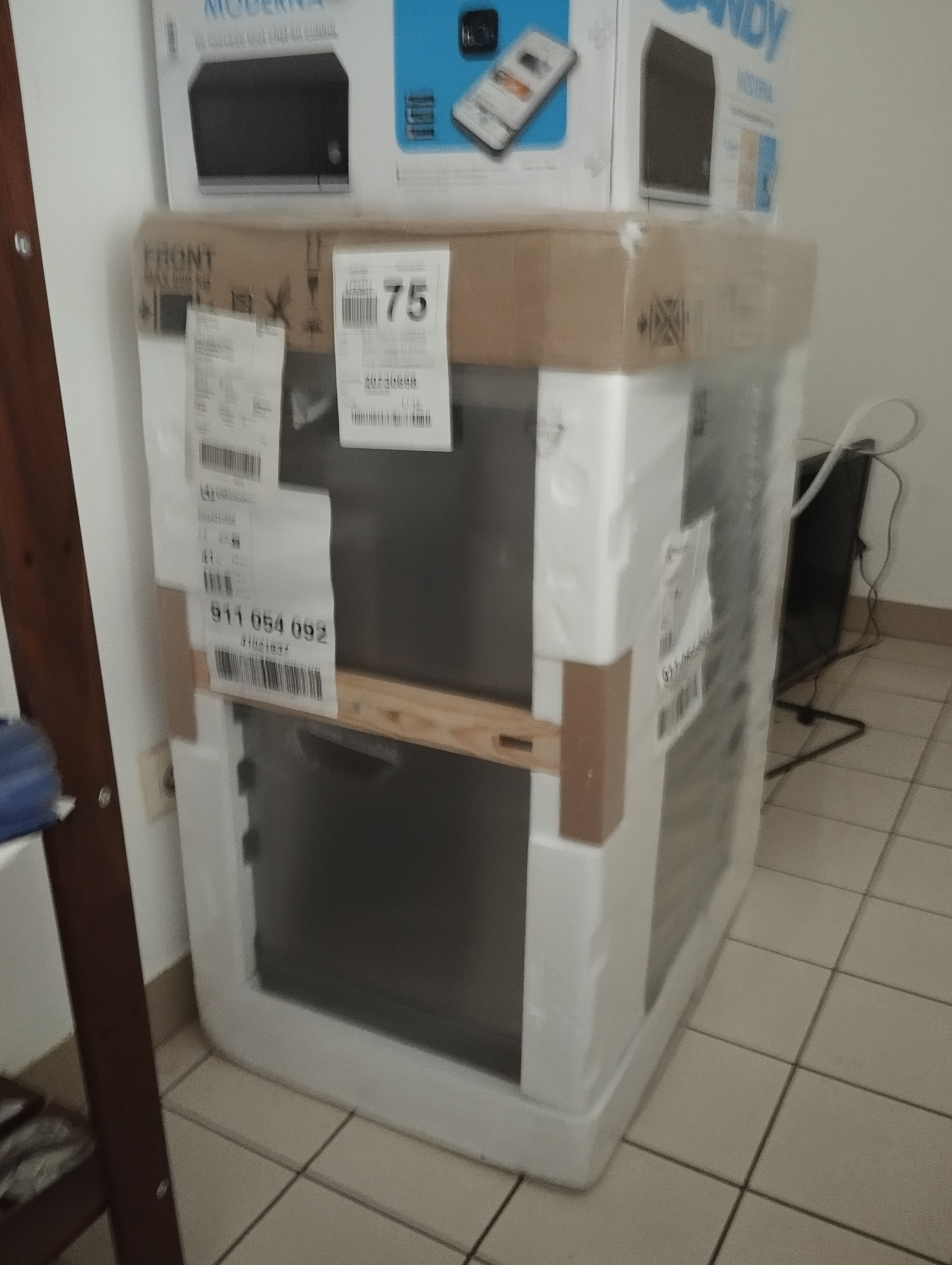Lave vaisselle Electrolux esg42310sx dans son emballage valeur 850