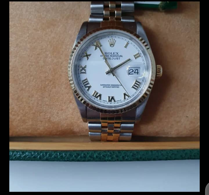 Rolex en argent neuf