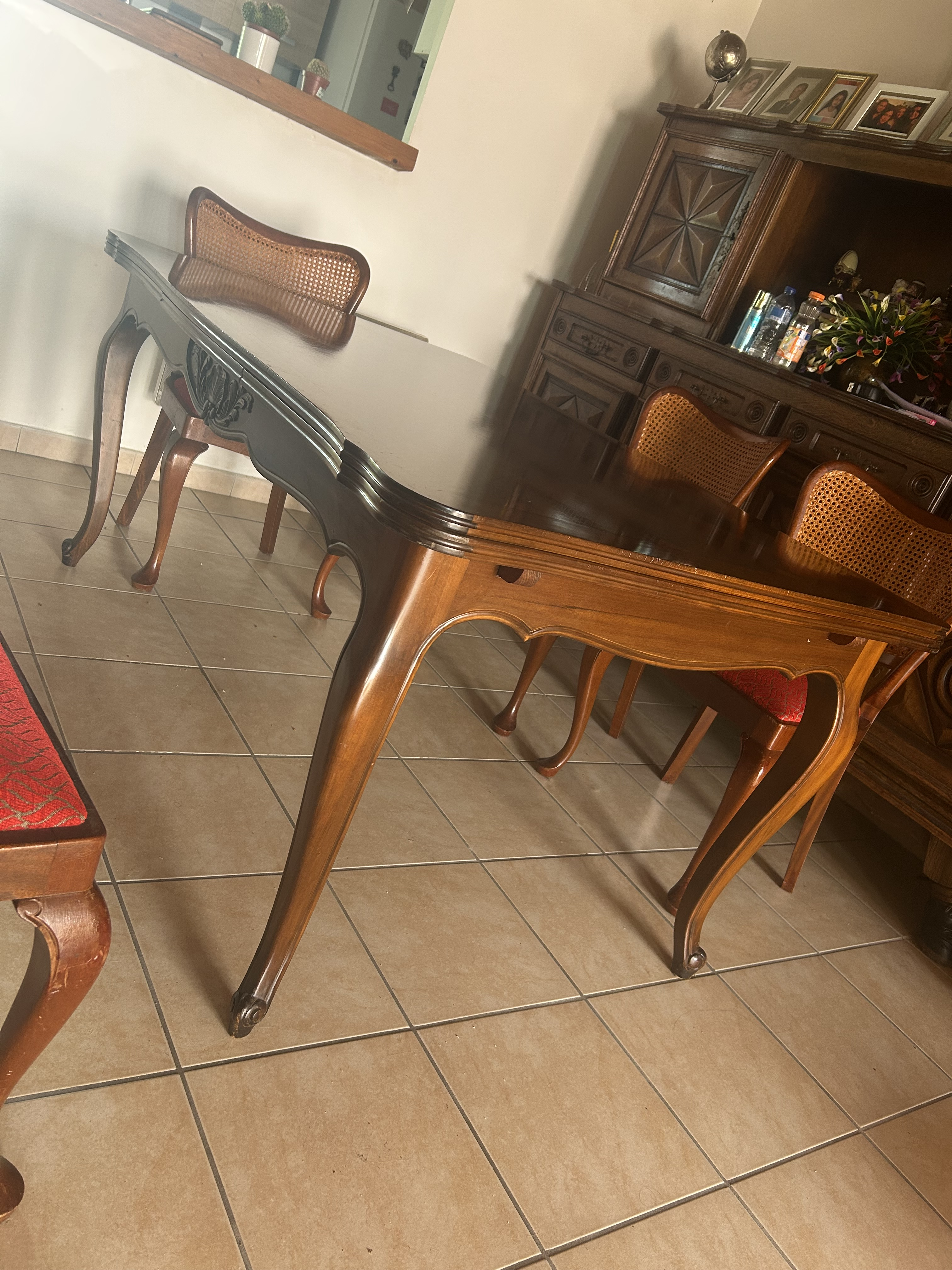 Grande table de salle à manger