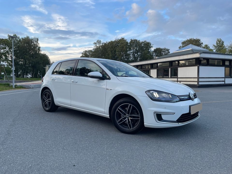 Volkswagen Golf E-GOLF