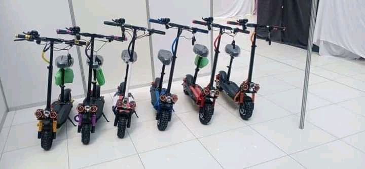 Scooter électrique.