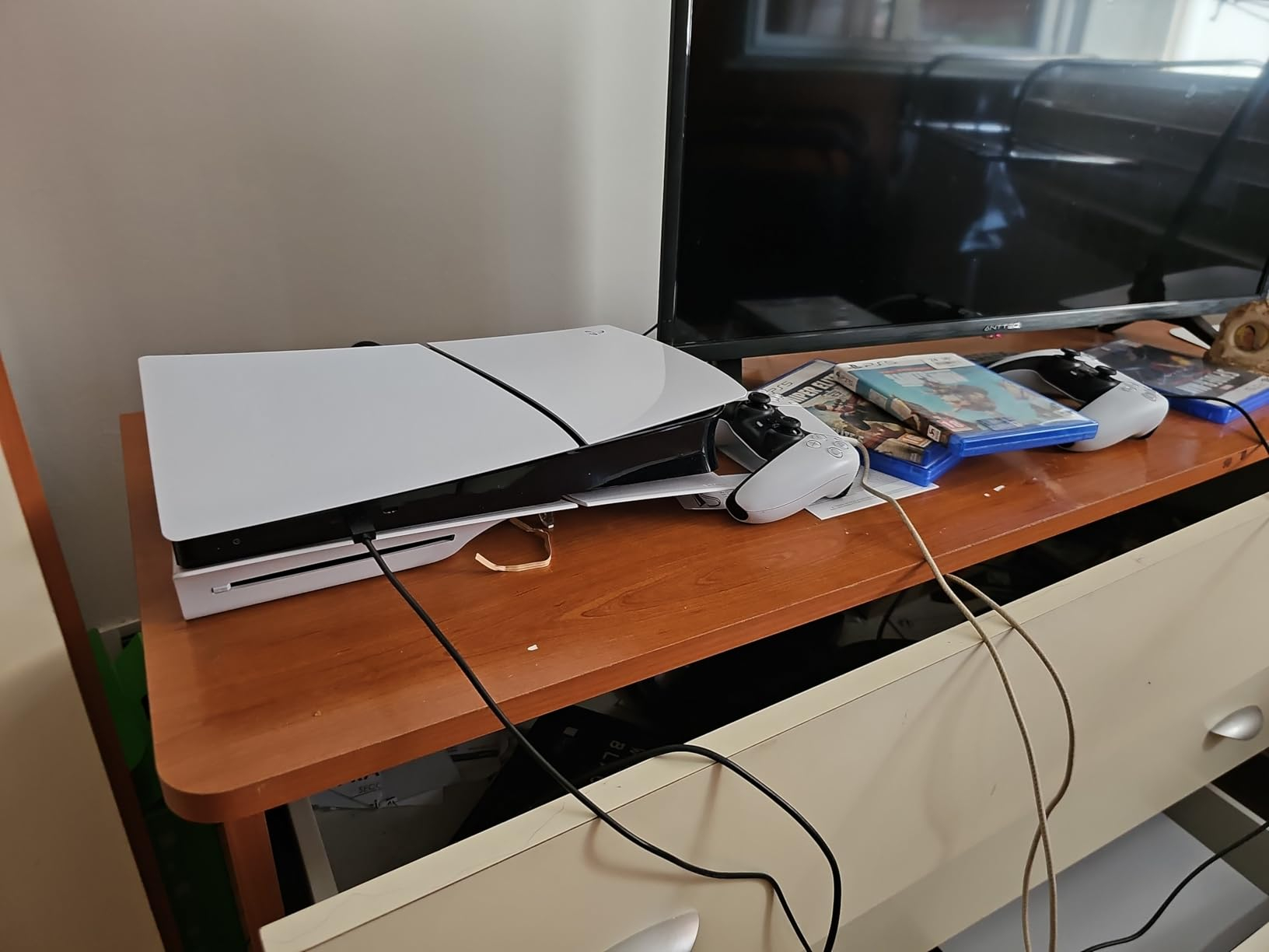 Appareil Sony Ps5 avec tous les accessoires. - Miniature 2