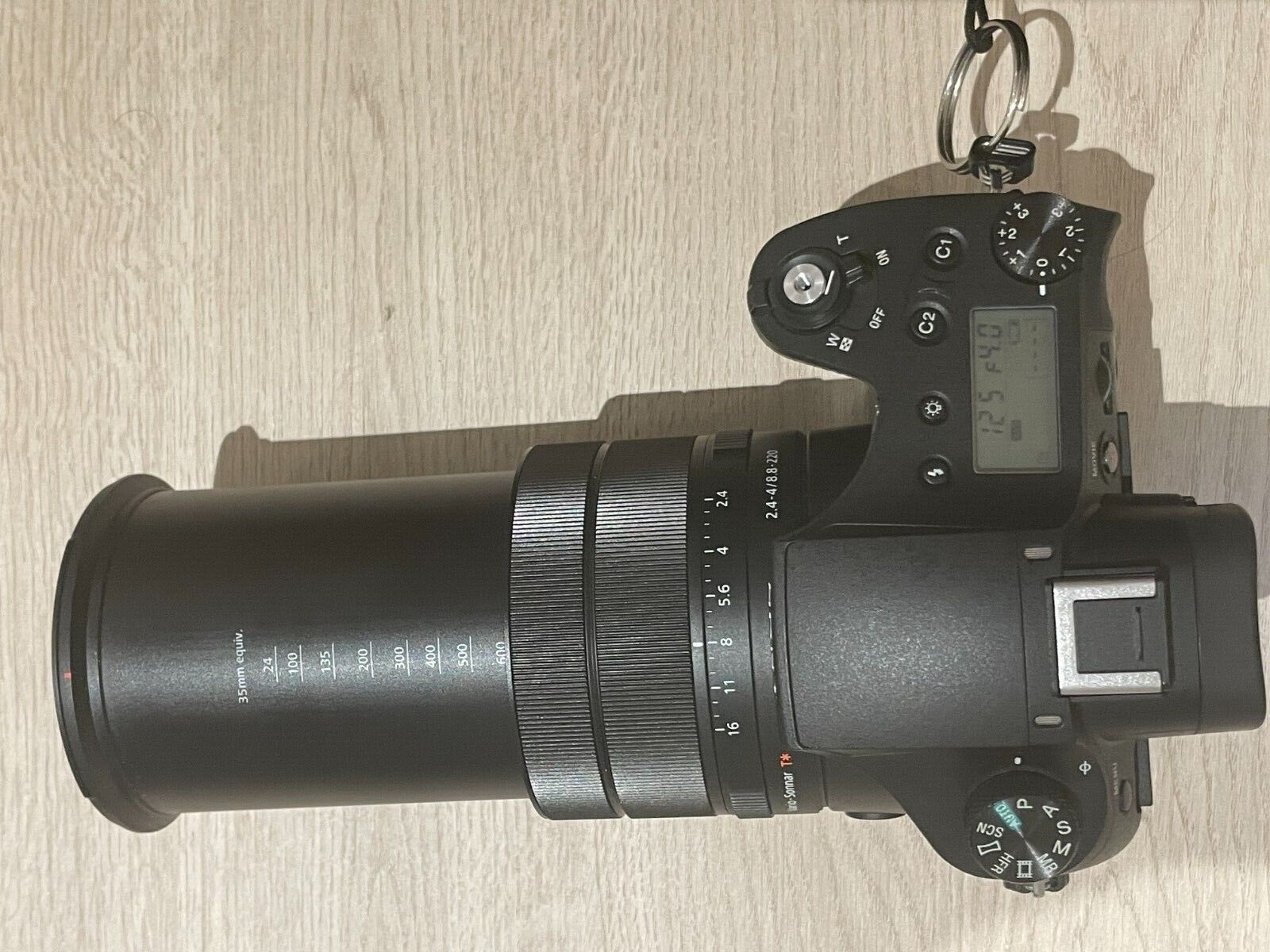 Bridge SONY RX10 III Black 4K ZEISS + accessoires 5 batterie Peak-Design 20.1MP