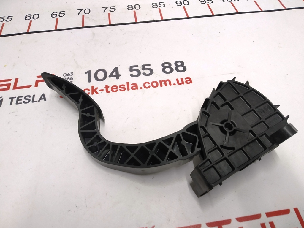 Pédale d'accélérateur BASE Tesla 1044695-00-A