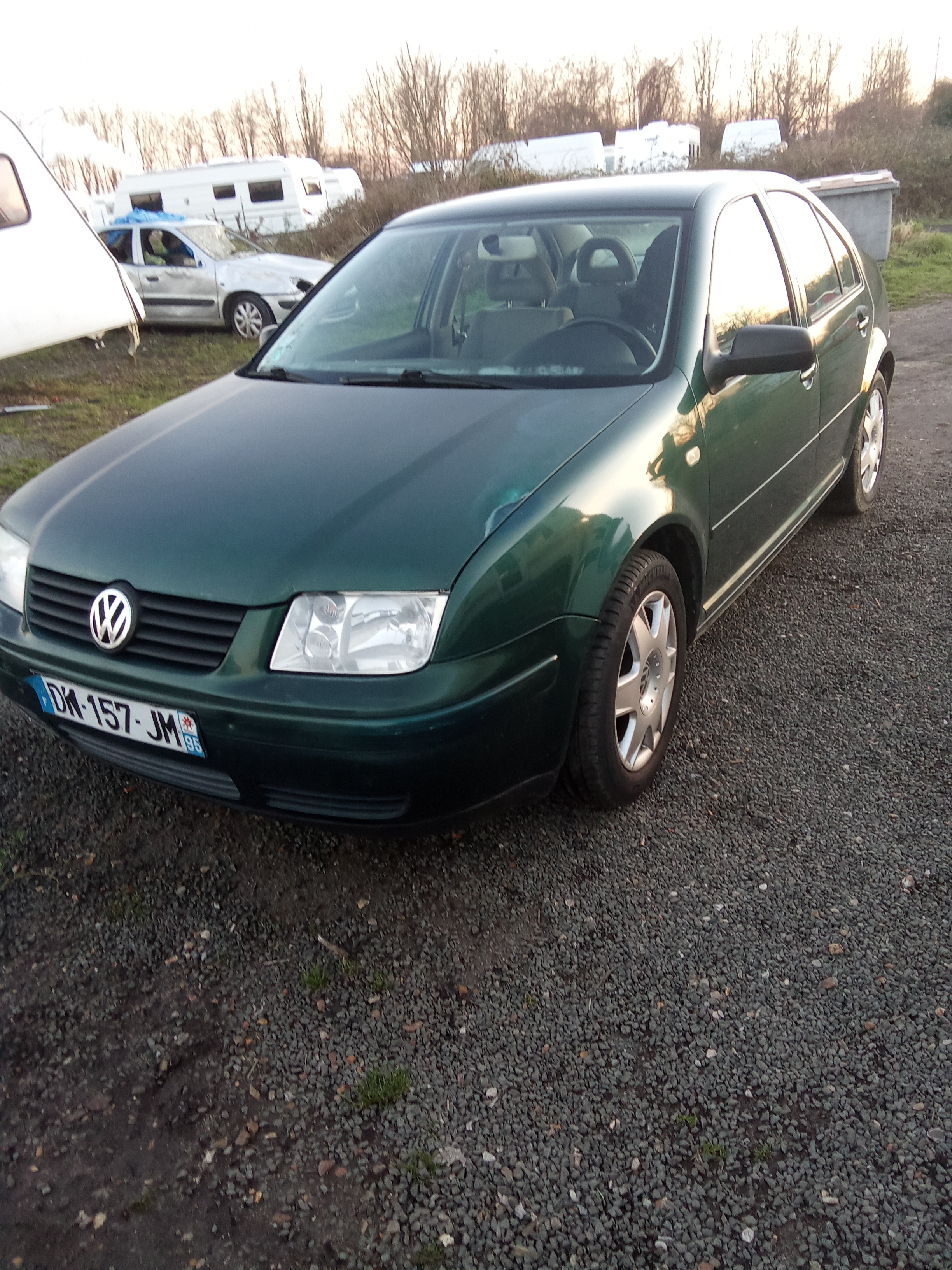 Volkswagen Bora Essence 2 Litres en Excellent État - Miniature 7