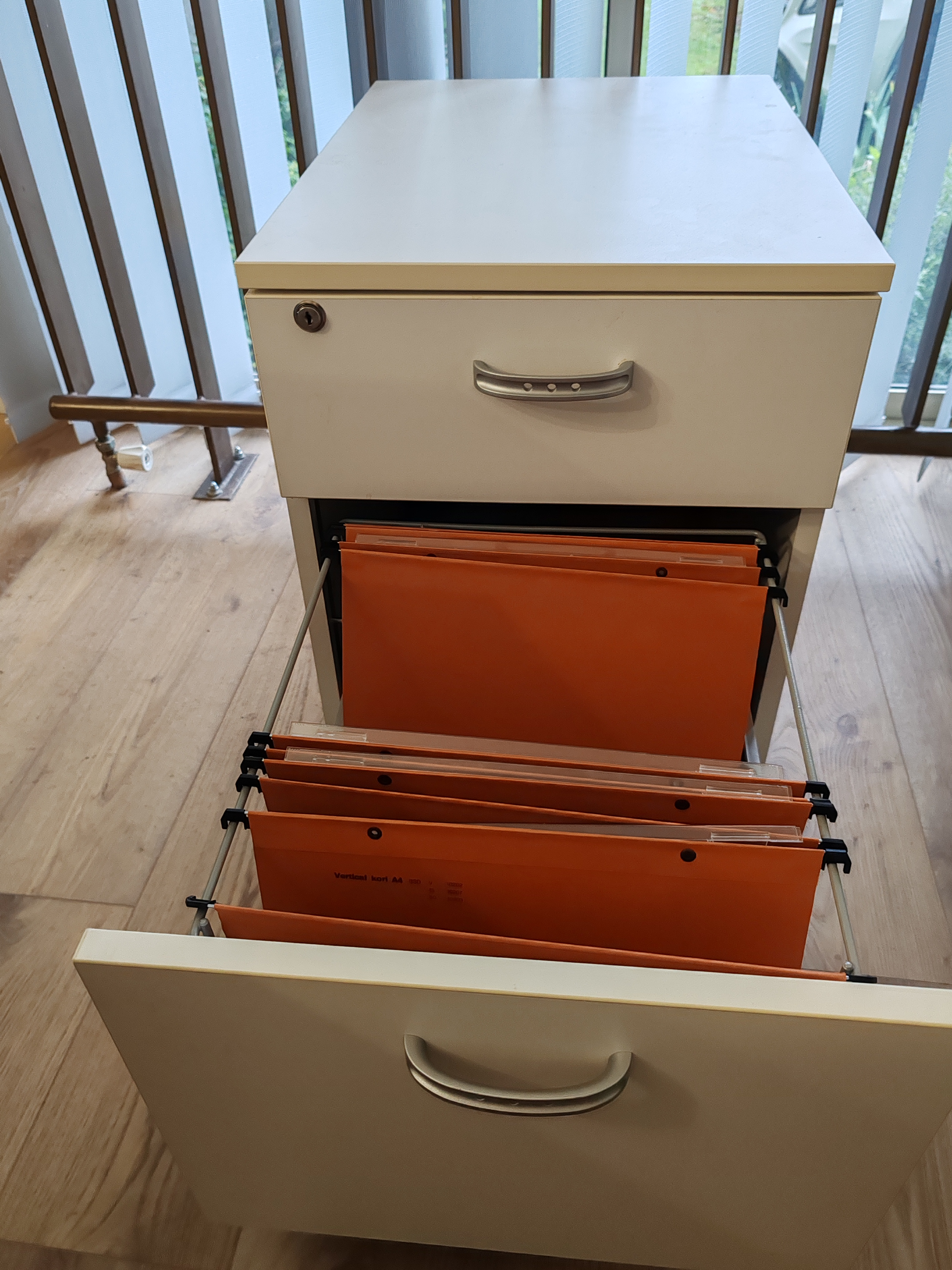 Bureau professionnel de 160cm avec meuble de rangements - Miniature 2