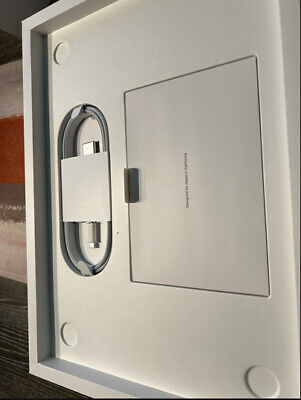Apple MacBook Pro 2021 16 in (environ 40.64 cm) 3.2 GHz M1 Max 4 pour SSD 64 Go - Miniature 2