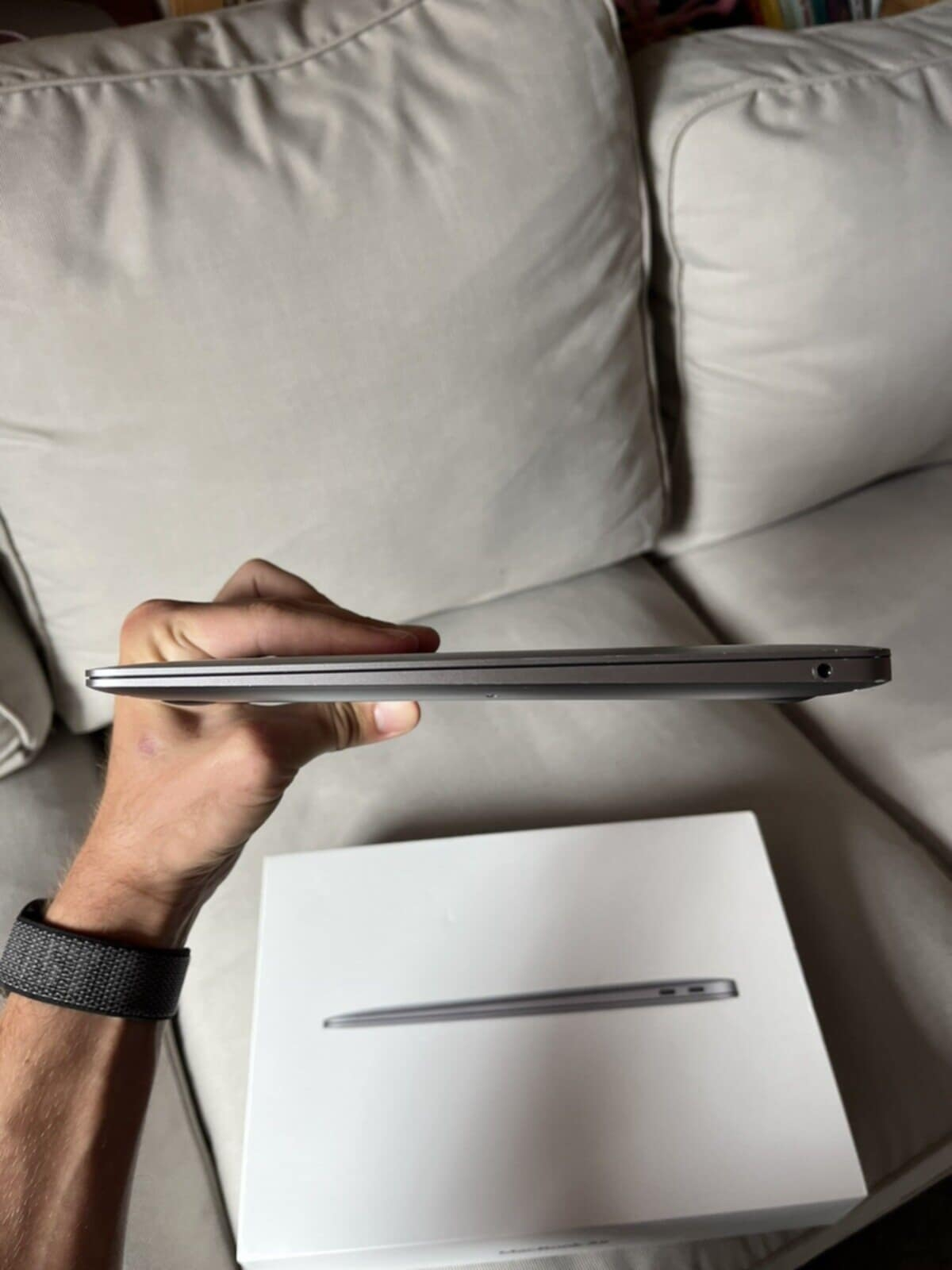 Apple MacBook Air en bon état - Miniature 2