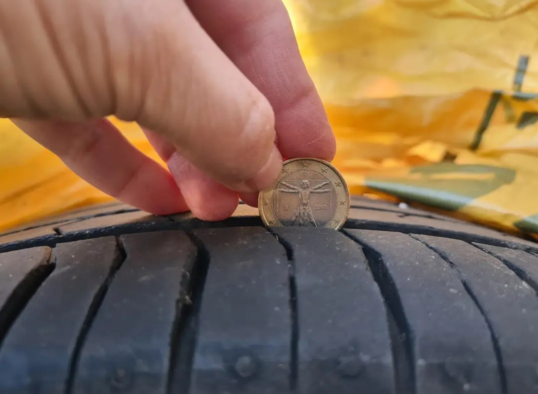 4 pneumatiques, Continental 205/55 R16 - Miniature 4