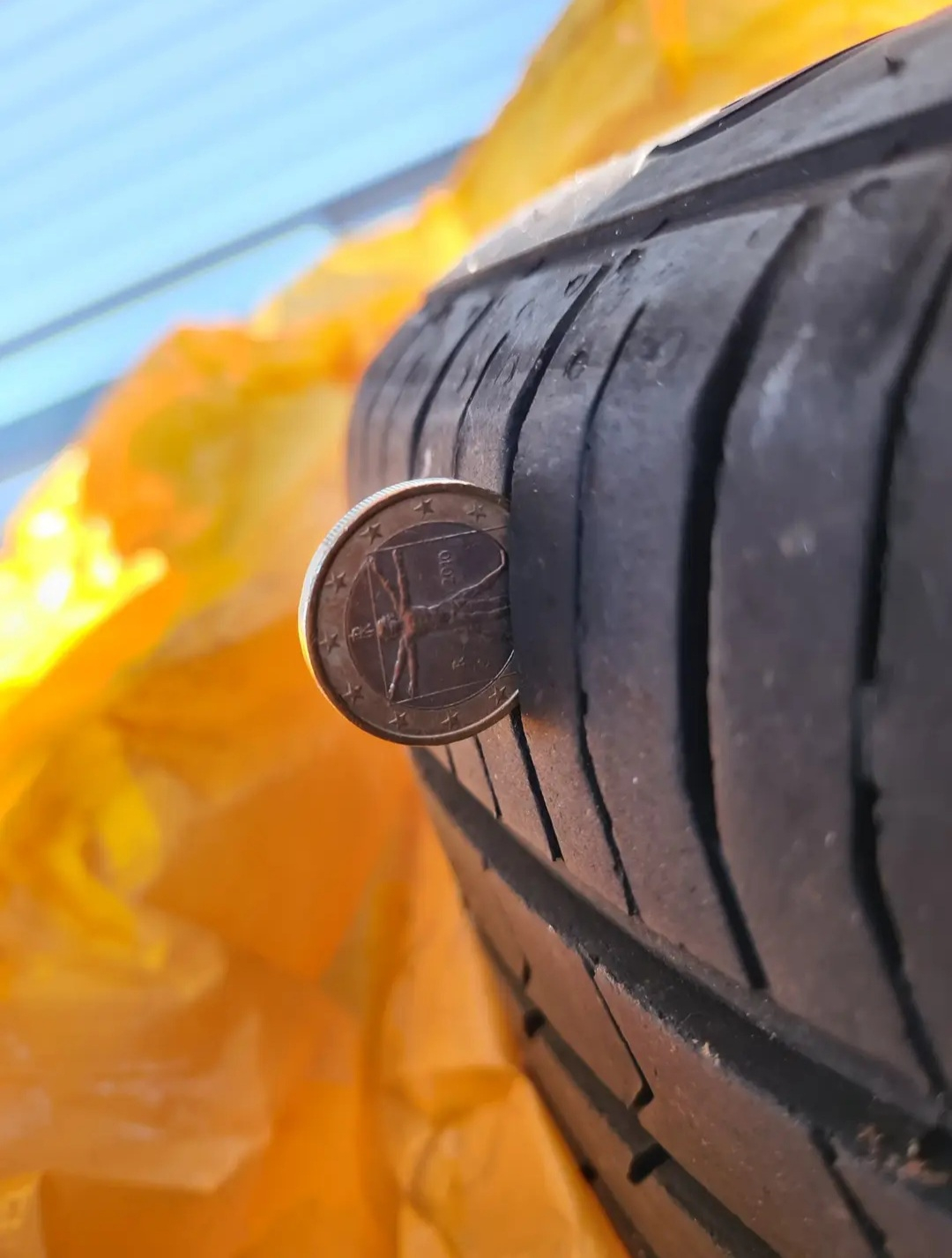 4 pneumatiques, Continental 205/55 R16 - Miniature 3