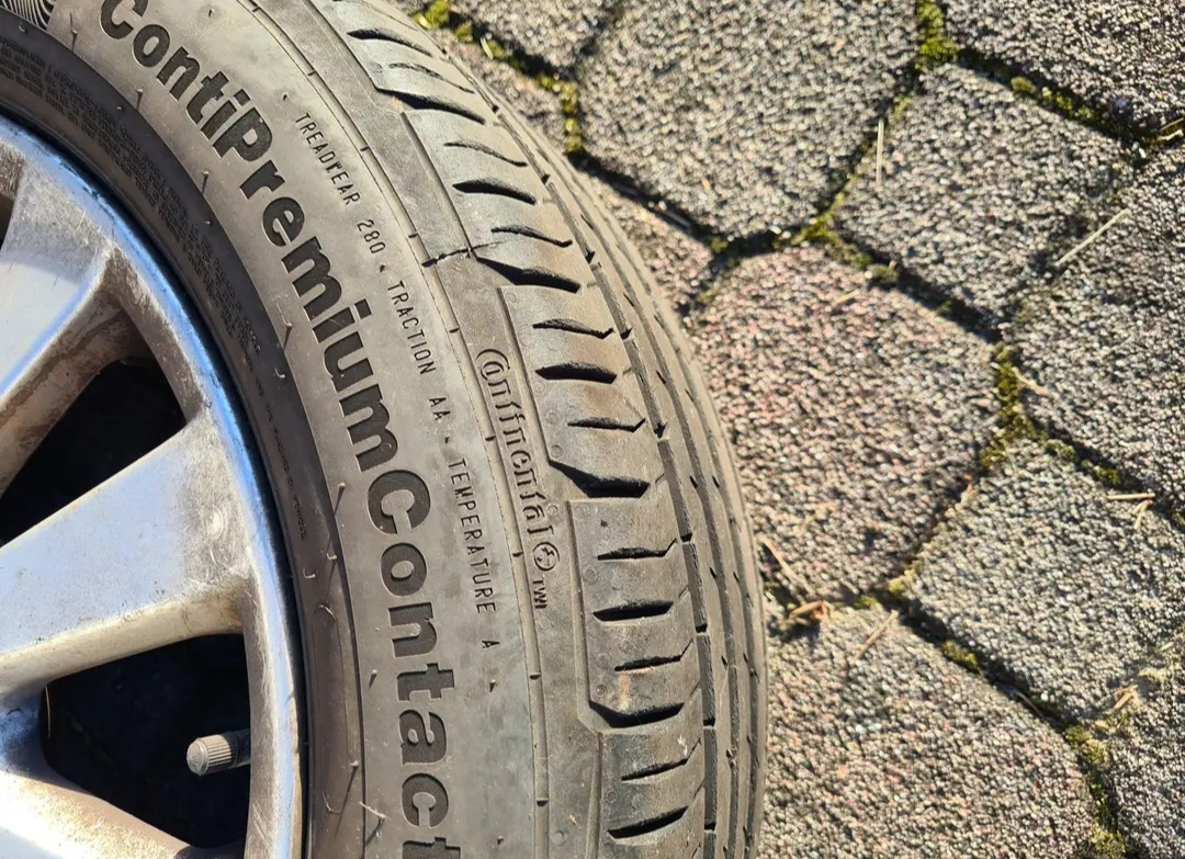 4 pneumatiques, Continental 205/55 R16 - Miniature 6