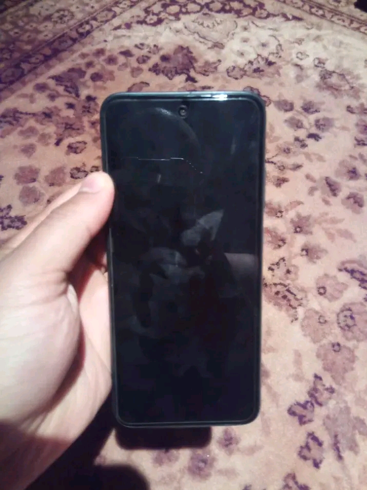 Je vend mon téléphone Redmi 10 a un bon état