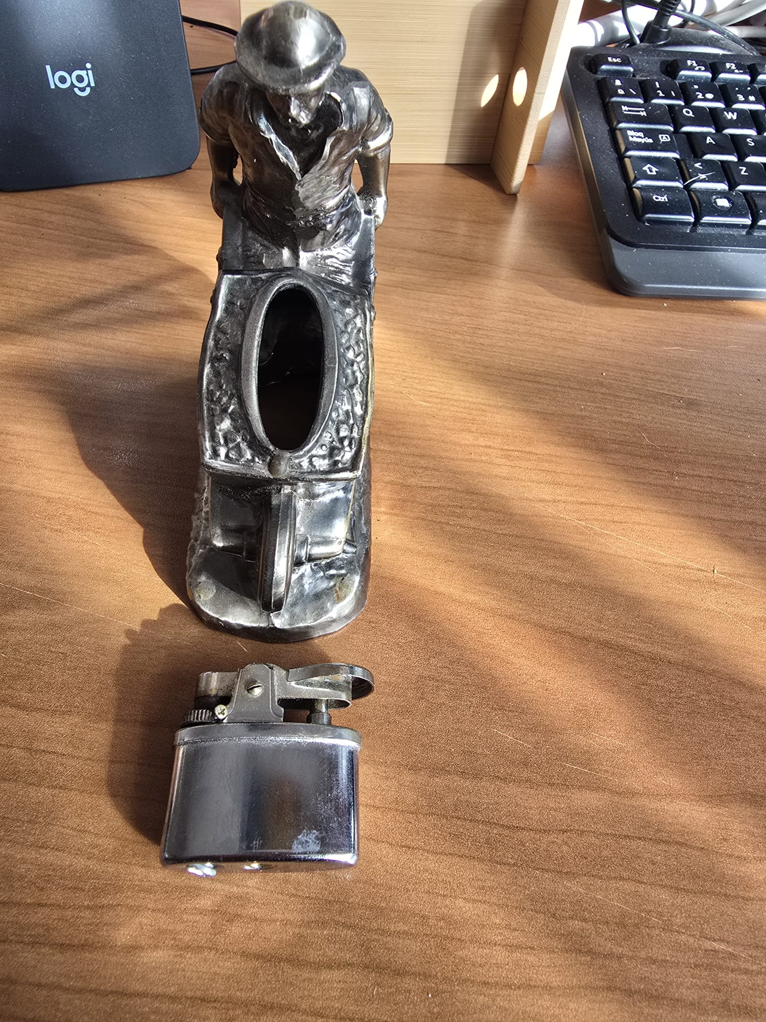 Briquet ancien à vendre