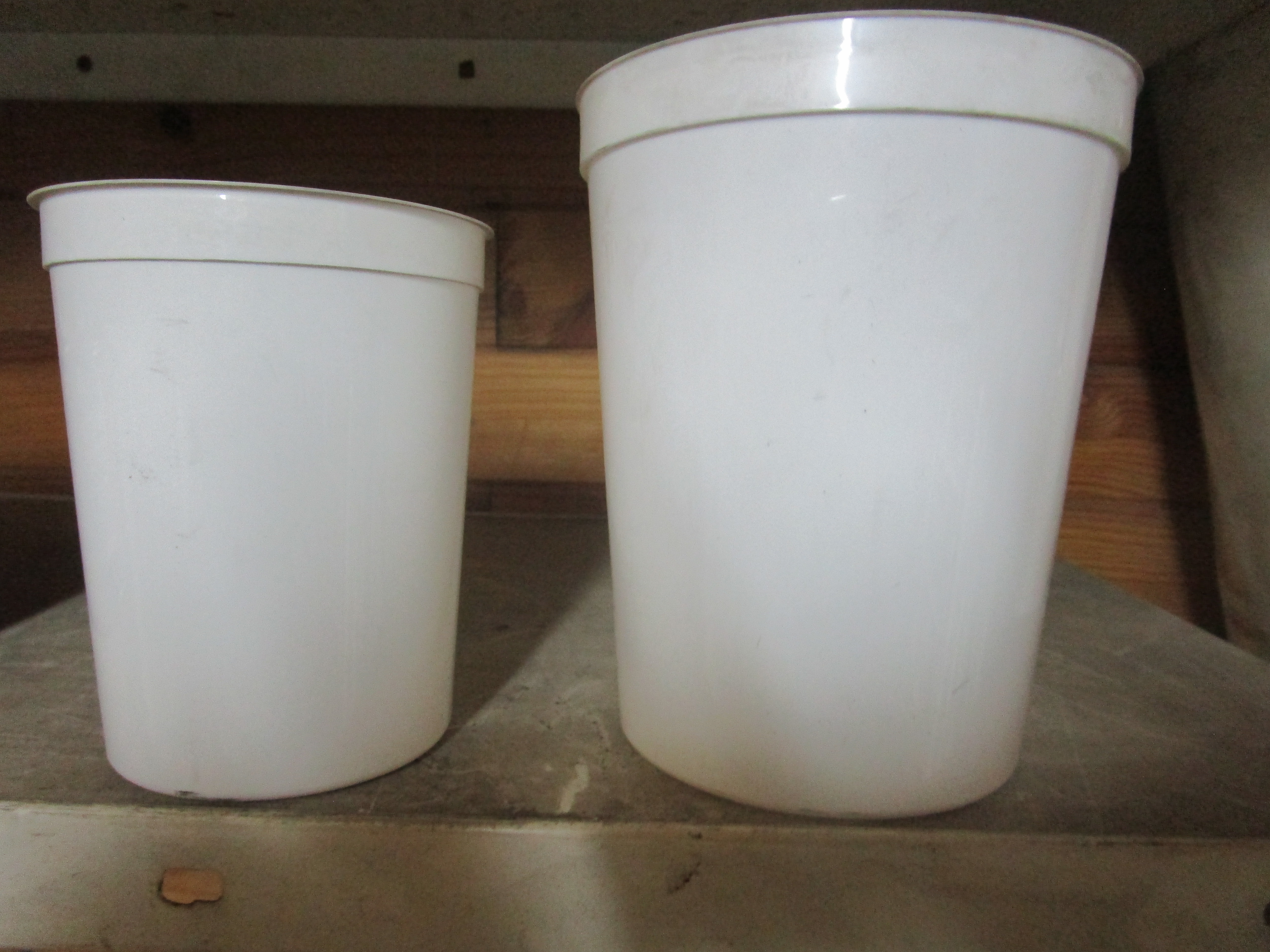 Gobelets en PVC contenances diverses - Miniature 2