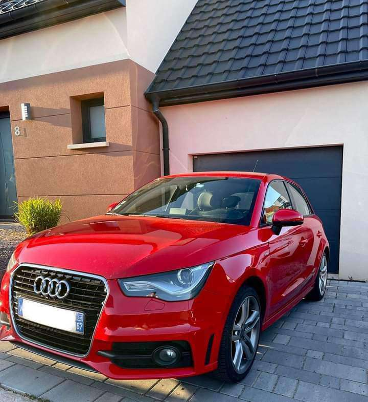 Je mets en vente mon Audi A1 SLINE SPORTBACK à vendre à un très bon
prix - Miniature 7
