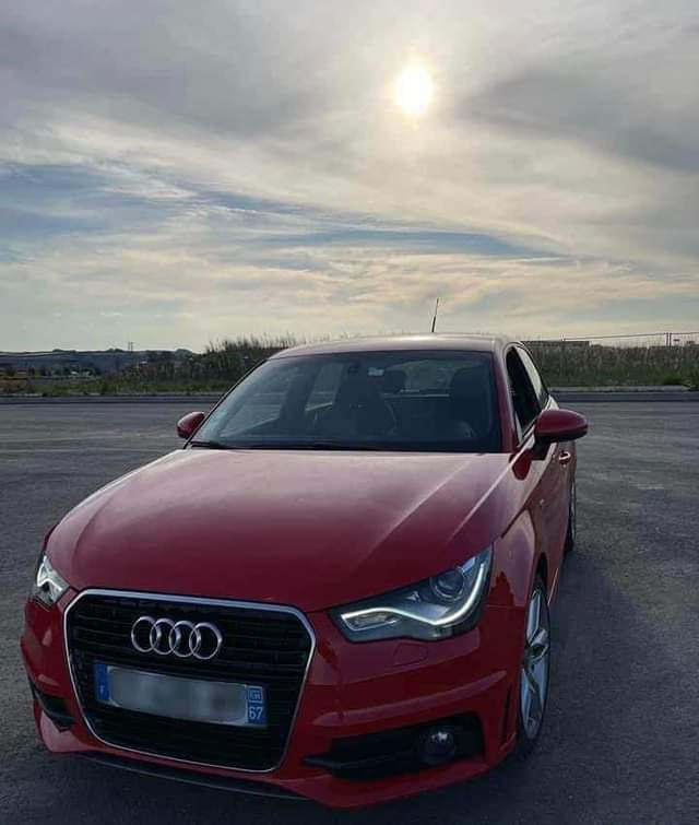 Je mets en vente mon Audi A1 SLINE SPORTBACK à vendre à un très bon
prix - Miniature 6