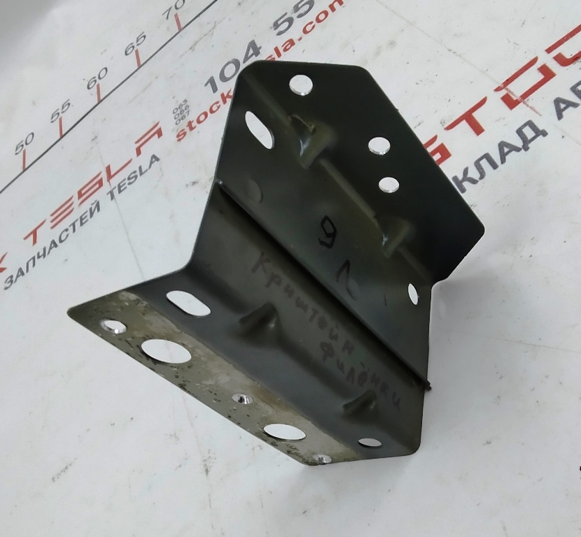 Support pour la fixation du panneau de carrosserie de toit (panneaux) des montants A / B ensemble in
