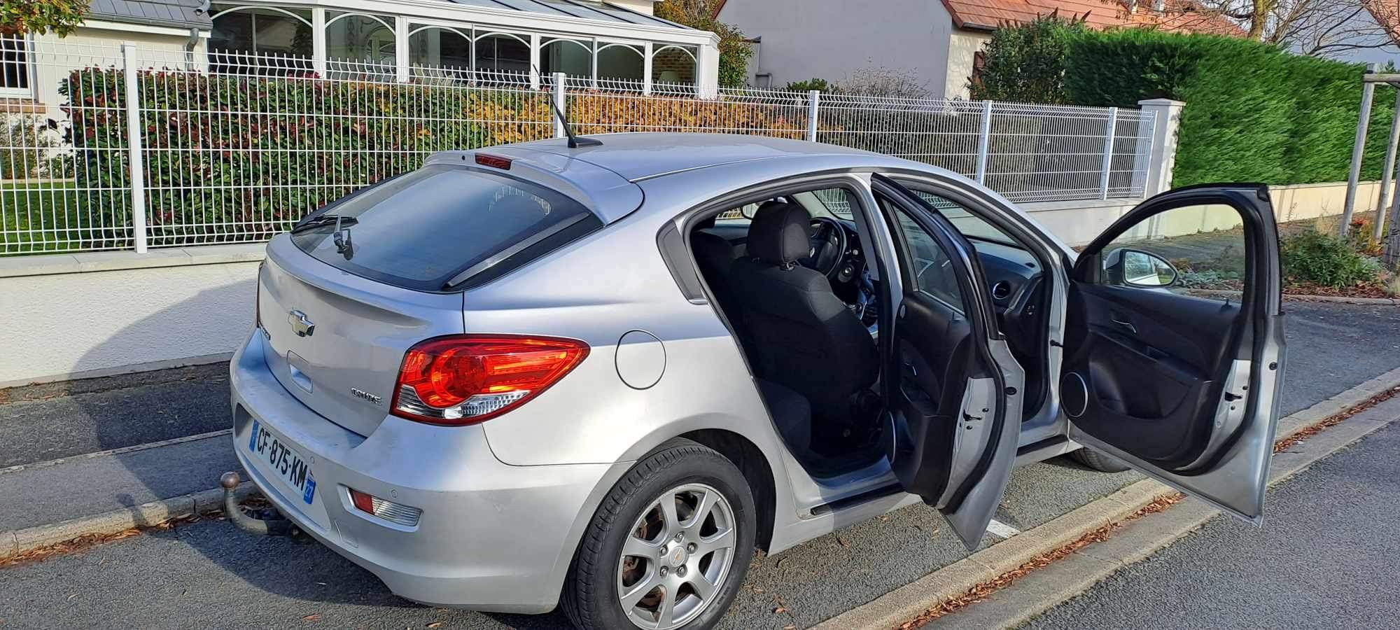 Chevrolet Cruze 2012 - Miniature 4