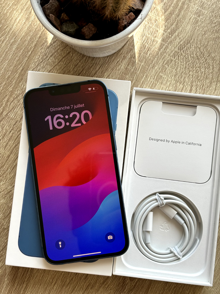 Apple iPhone 13 - 128 Go - Bleu (Déverrouillé)