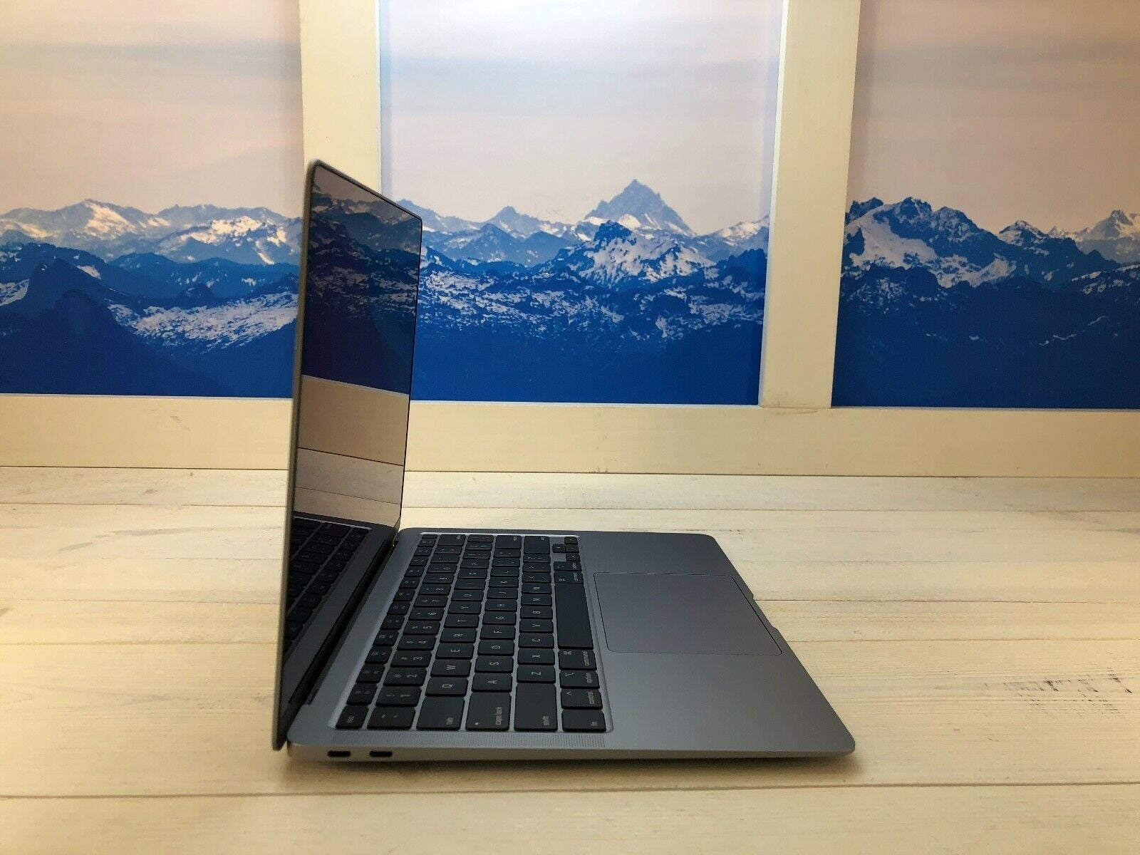 Apple MacBook Air Touch ID 2020 13 Laptop 512GB 8GB RAM Space Gray Warranty