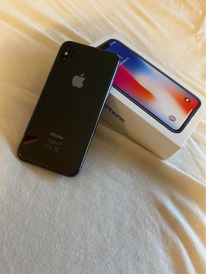 Bonjour je vend mon téléphone iPhone X / 256 Go