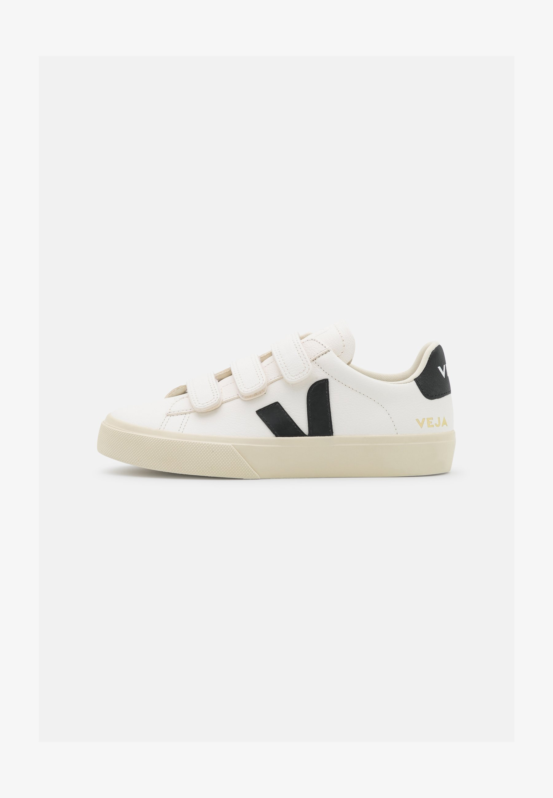 Je suis Philippe vendeur de chaussures de classe