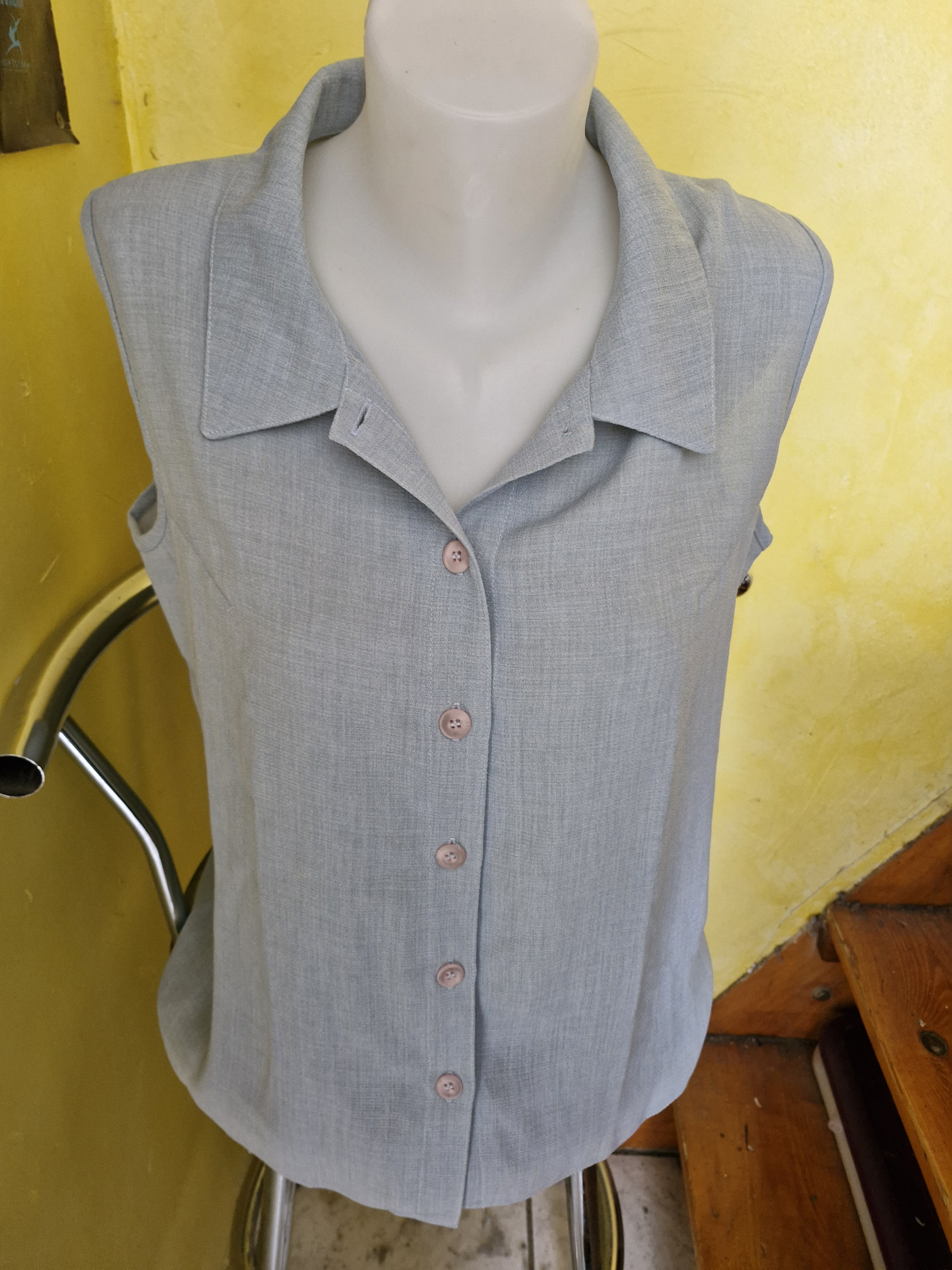 Chemisette femme taille 40 en très bon état