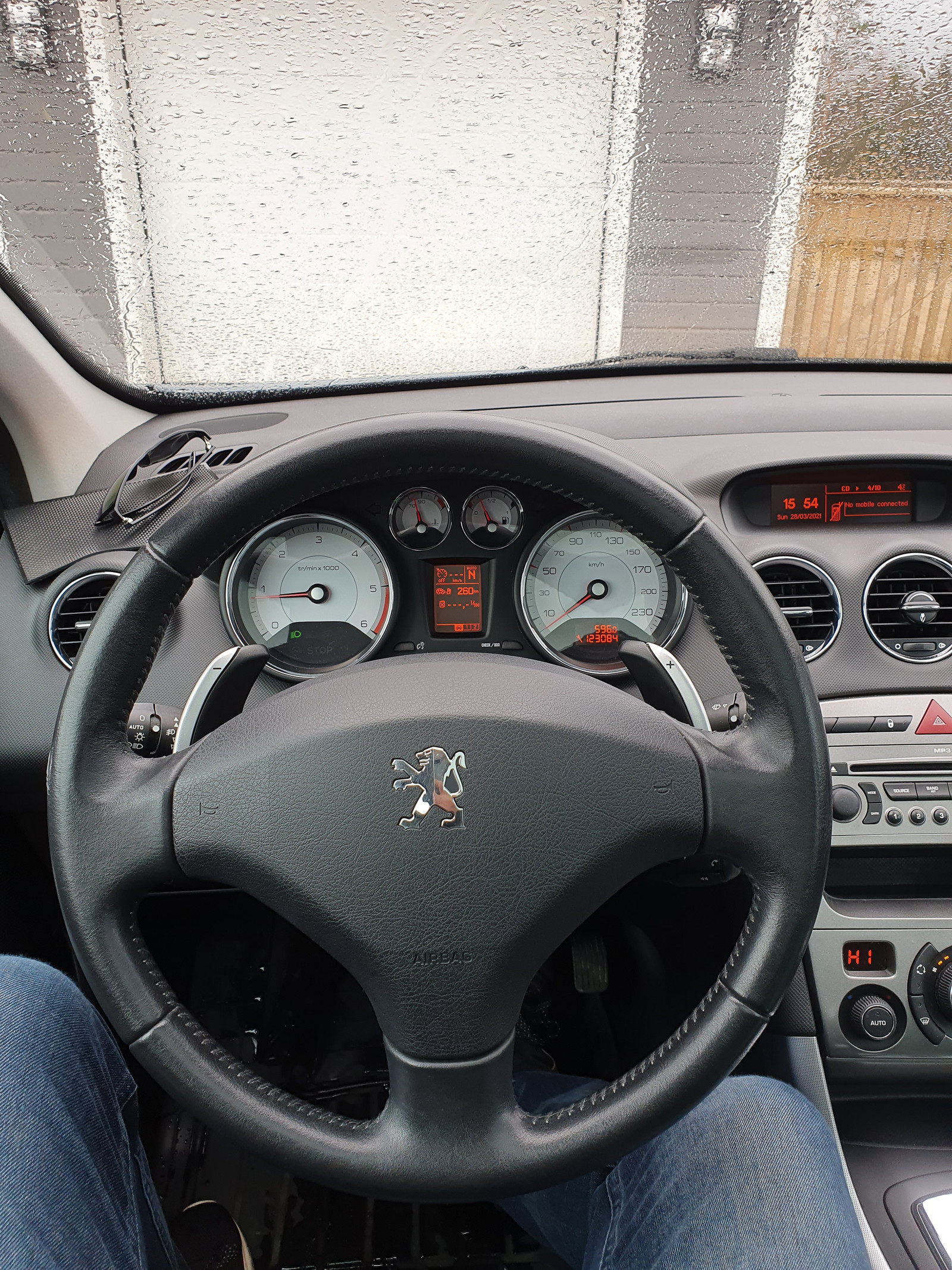 Peugeot 308 d'année 2011 Diesel 123.084 kms AUTOMATIQUE