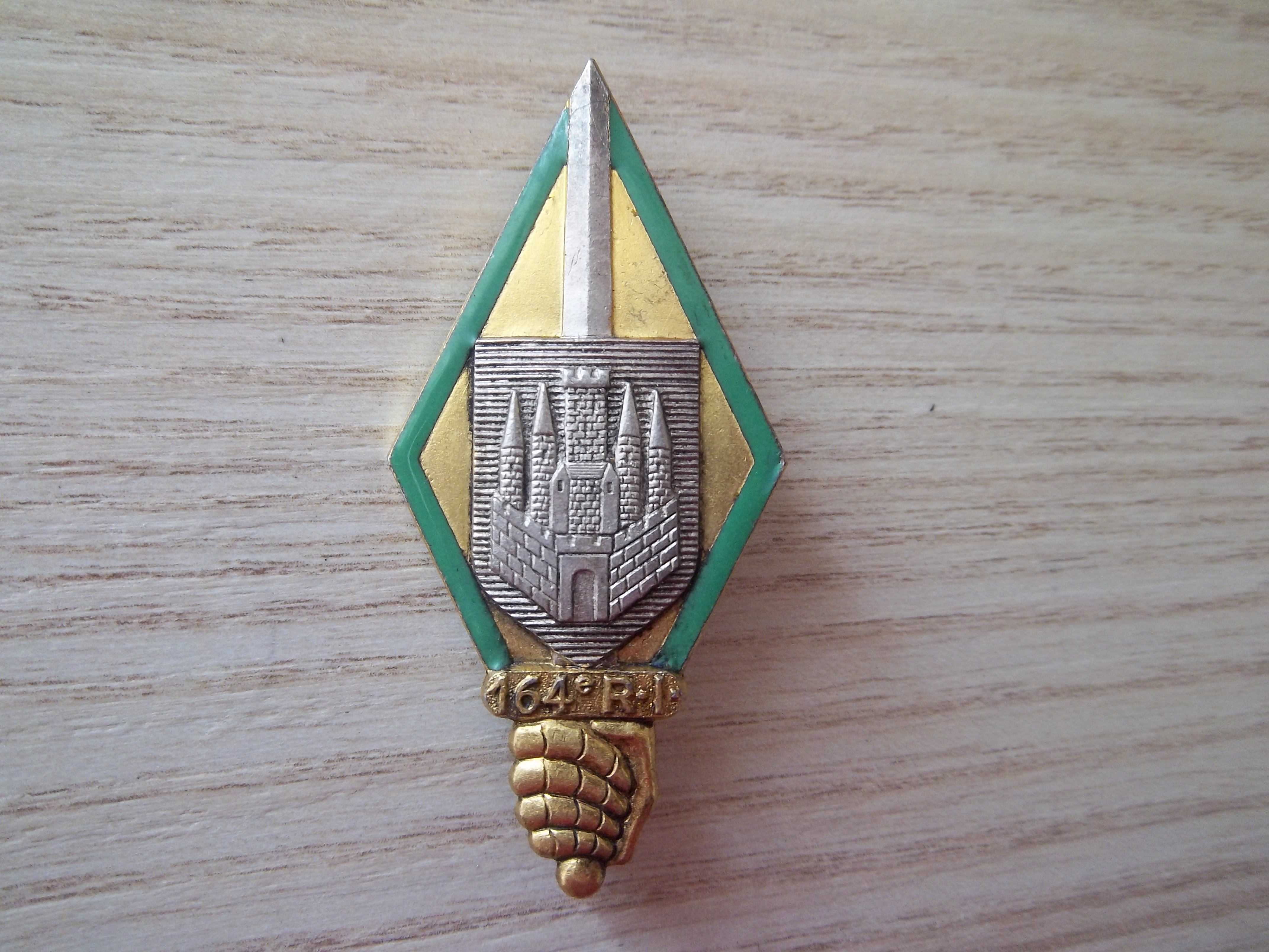 Collection insignes du 164e Régiment d'Infanterie