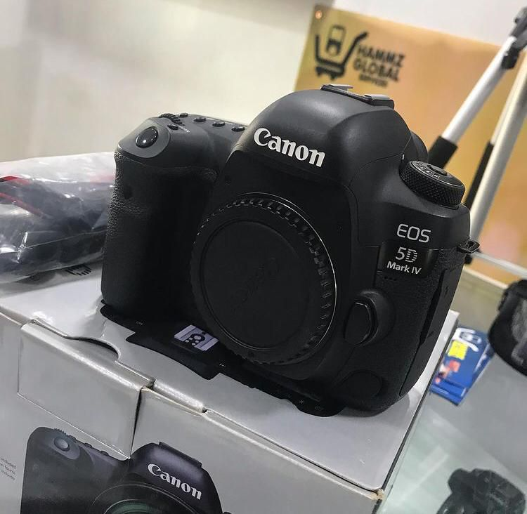 Je veux vendre Canon 5d mark iv livré avec des accessoires complets