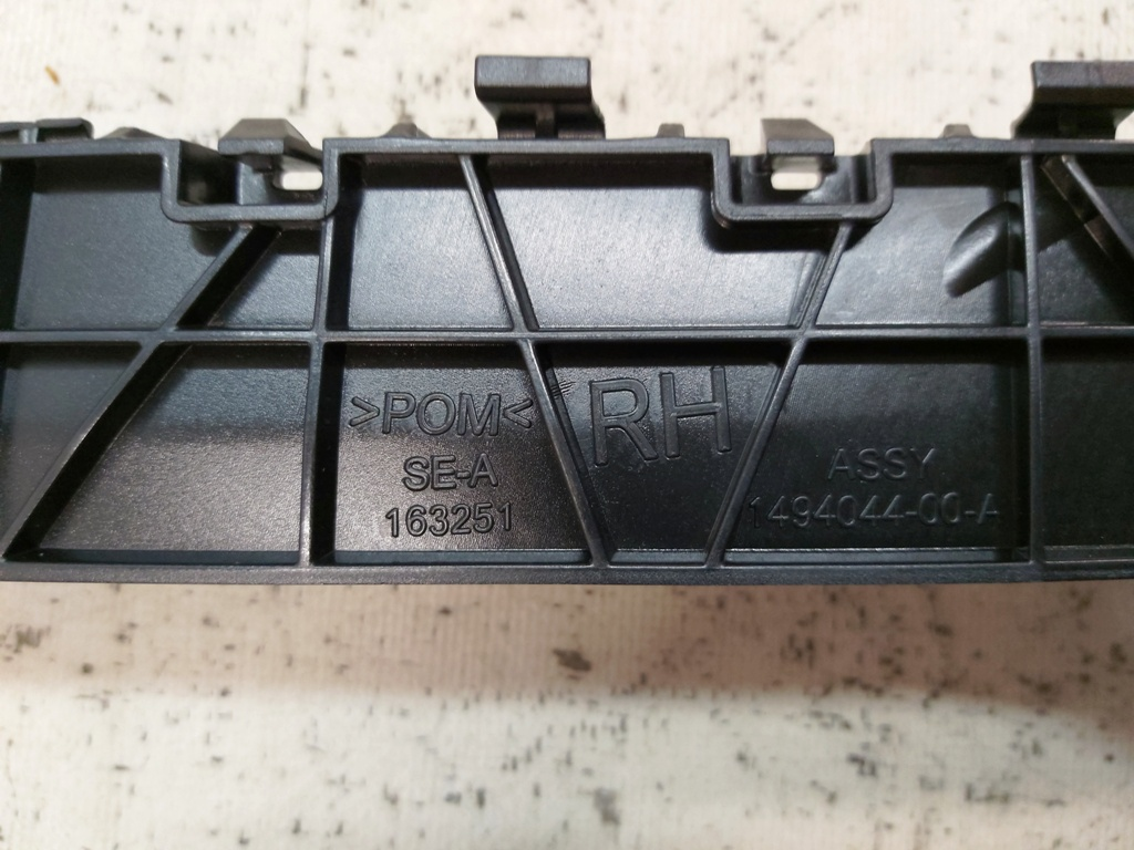 Support de montage de pare-chocs arrière droit NOUVEAU modèle Tesla analogique Y 1494044-00-A AE