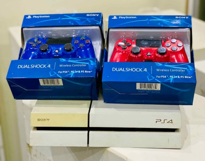 Console de PlayStation PS4 - Miniature 2