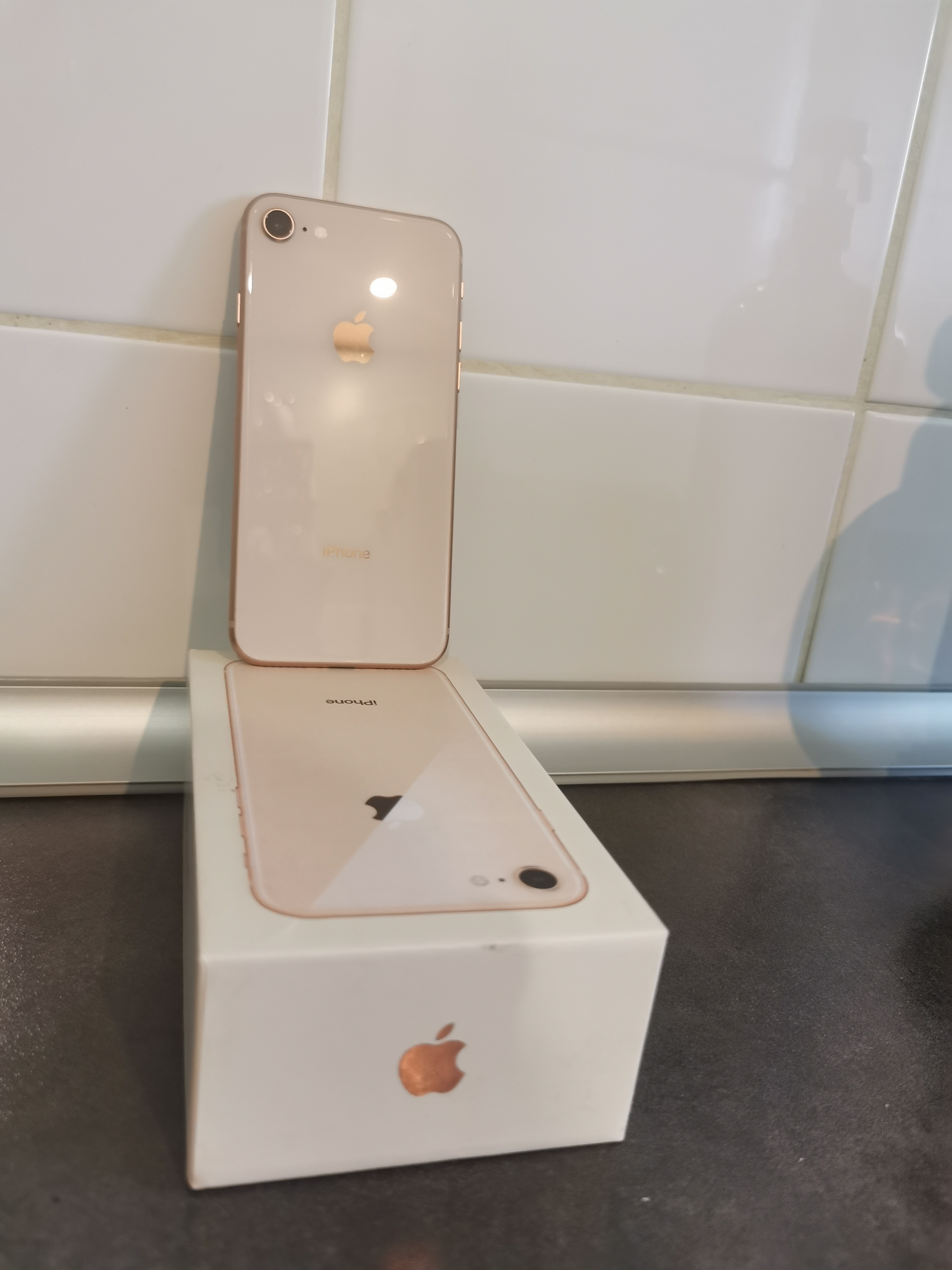 IPhone 8 en excellente état - Photo 1