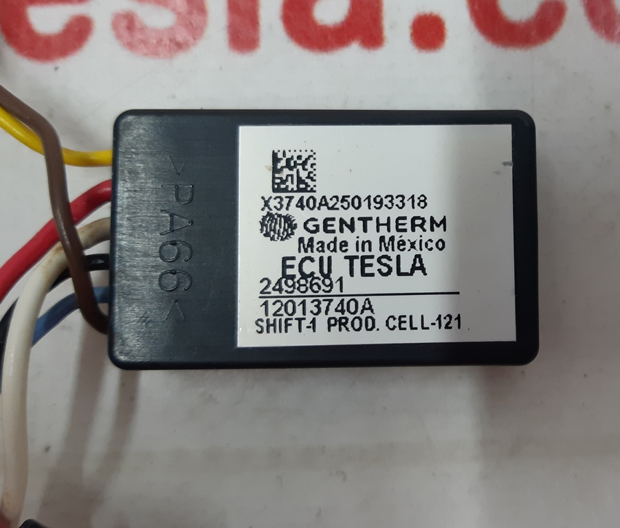 Module de commande de chauffage du volant Tesla  2498691-ECU