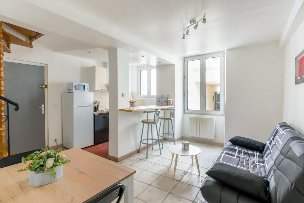 Bon appartement meubleux  dispo