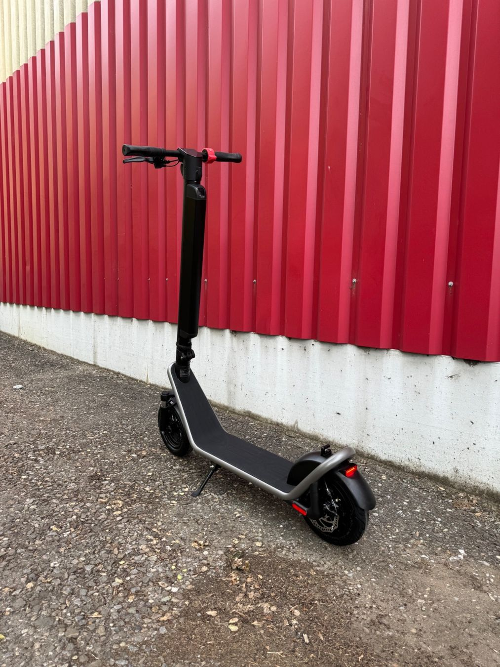 Trontinette électrique état neuve - Miniature 2
