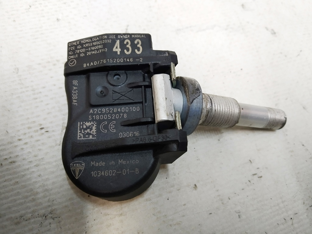 Capteur de pression des pneus TPMS 433 MHz (valve argentée) Tesla 1034602-01-B