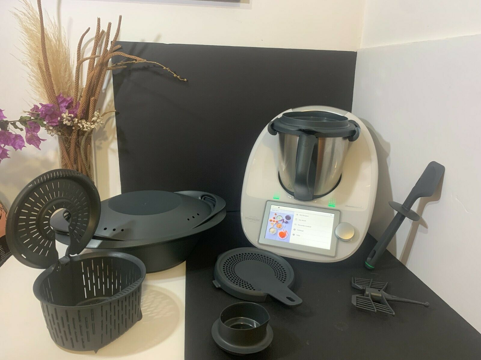 Thermomix tm6 neuf avec tous les accessoires