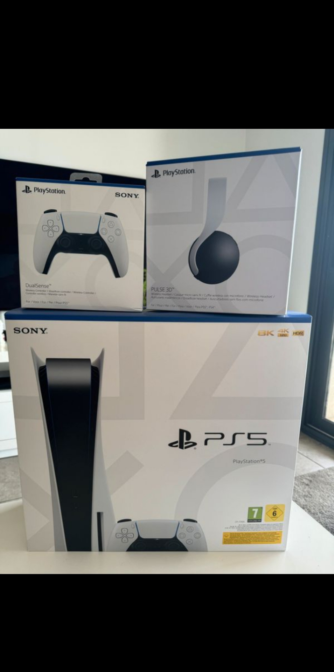 PS5 Doubles manettes , casque et tout les accessoires