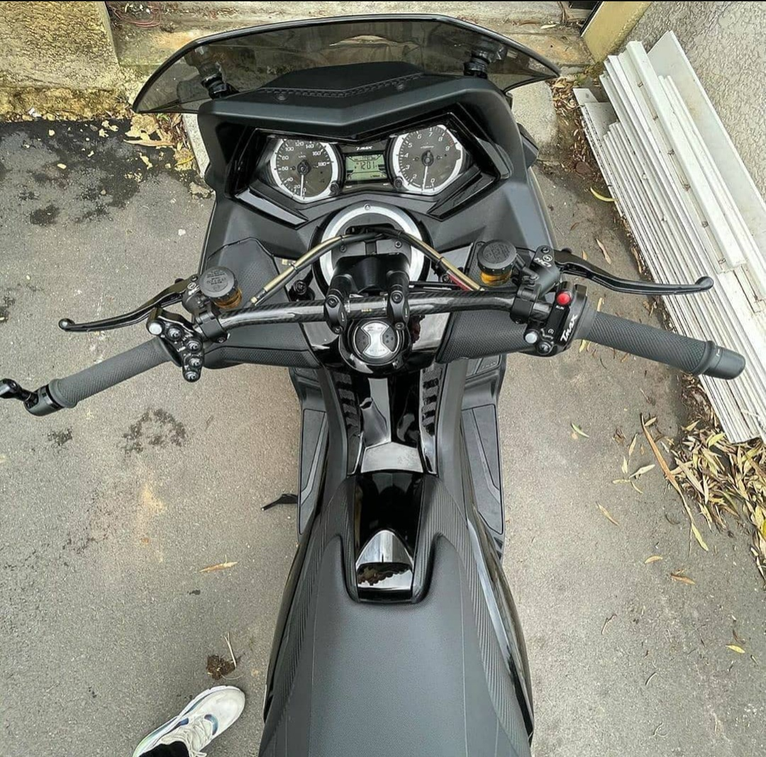 Vente de moto TMax - Photo 1