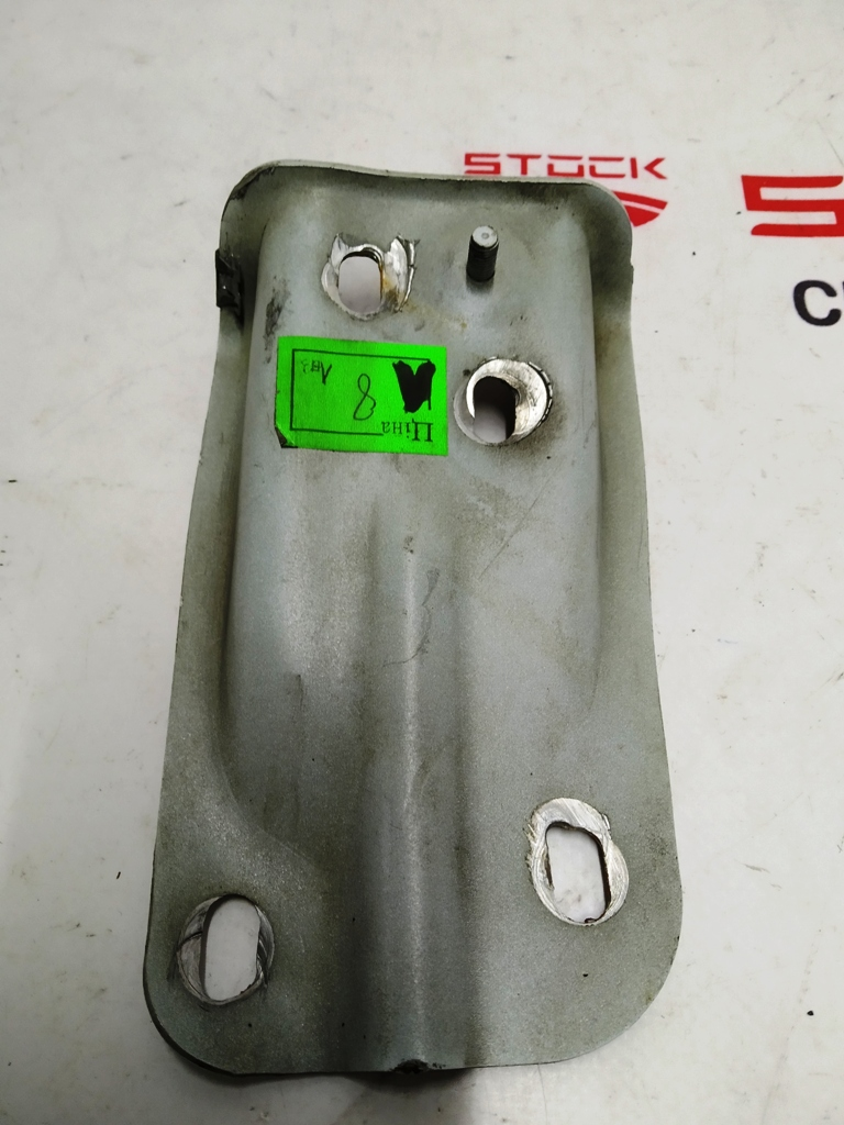Verre de connecteur de montage quart avant gauche sur longeron gauche Tesla 1069425-S0-A