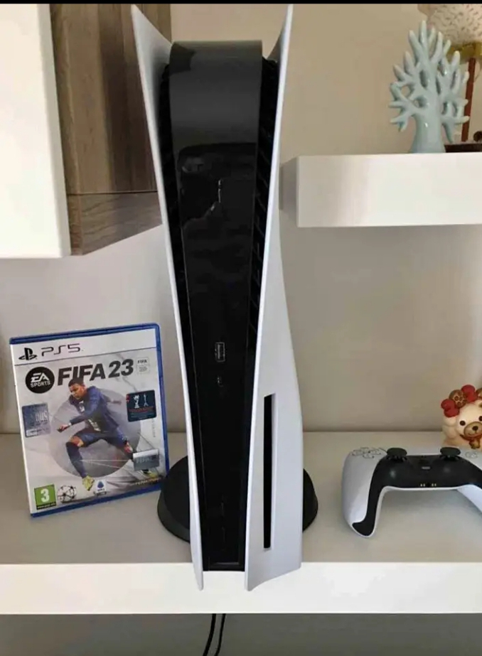 PlayStation 5 - Photo 1
