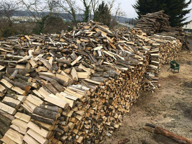 BOIS DE CHAUFFAGE BIEN SEC