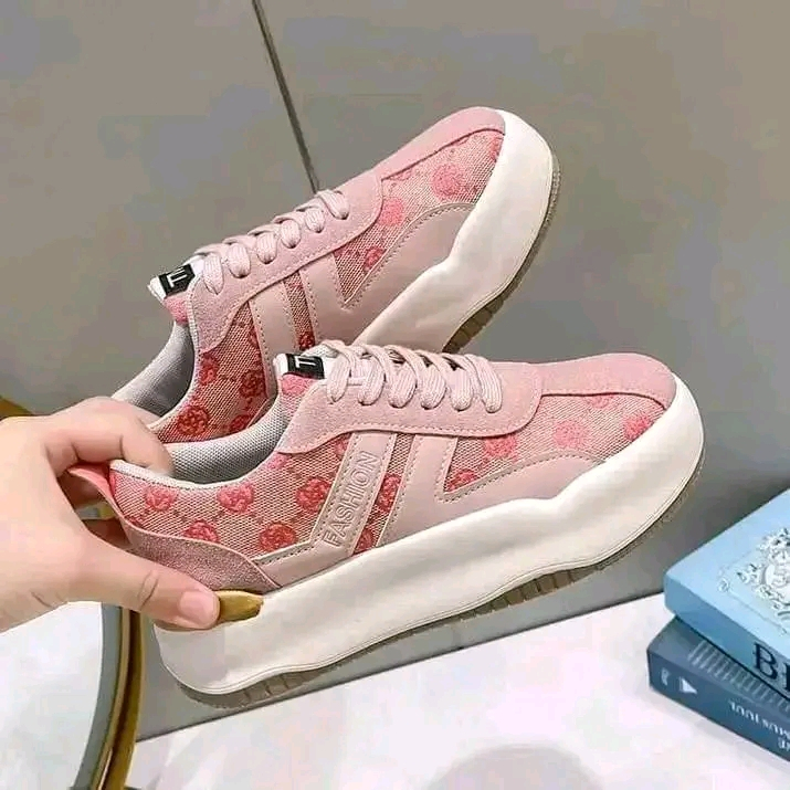 Disponible les baskets en lot et en détail a bon prix