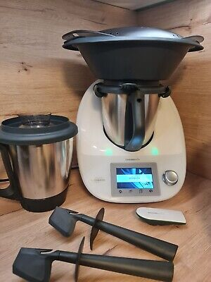 Vorwerk Thermomix TM5 mit Zubehör