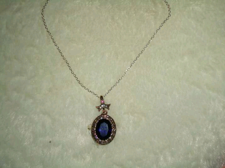 Belle Collier