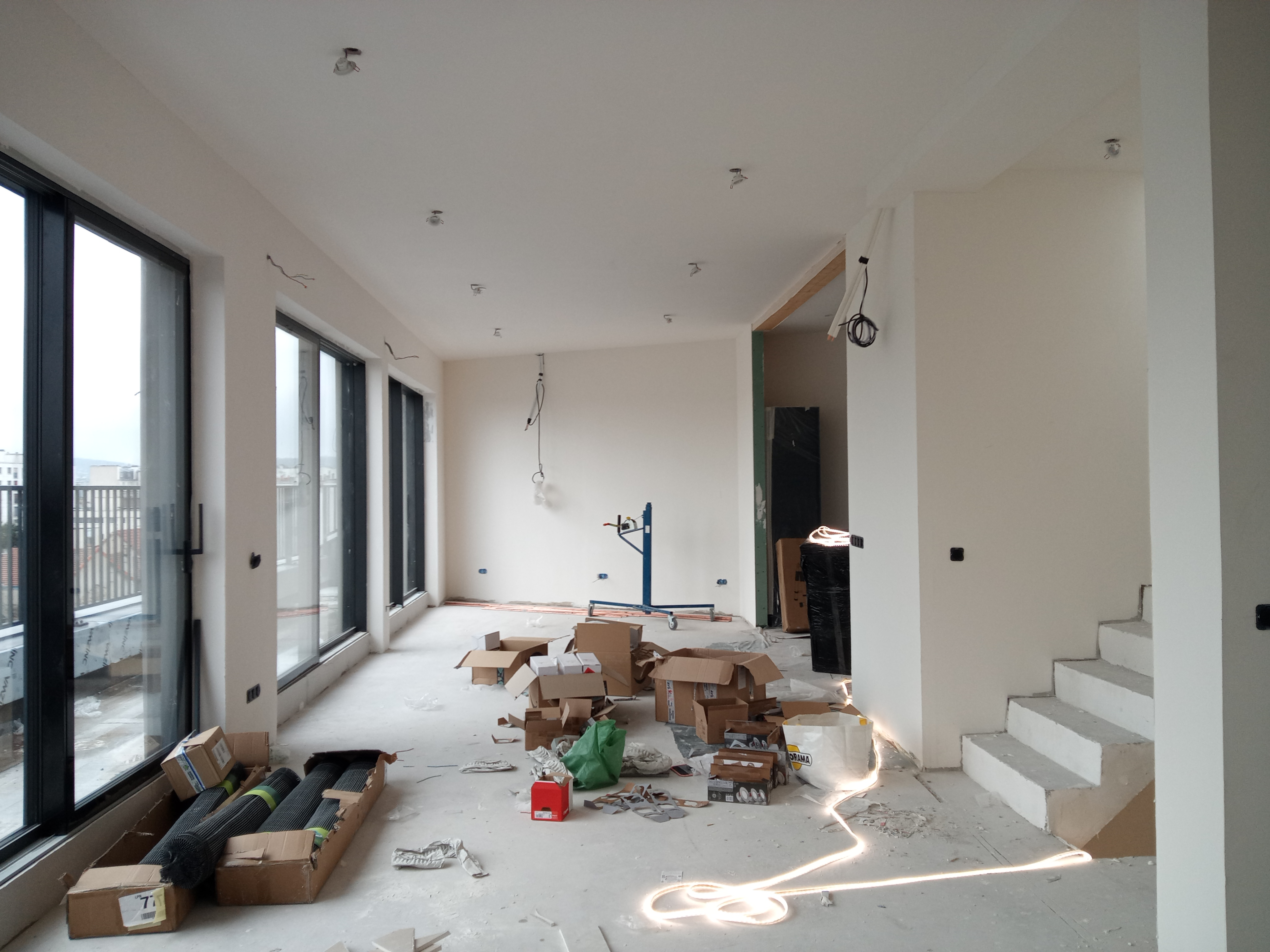 ENDUIT PEINTURE PLACO PARQUET CARRELAGE -- Rénovation appartement - maison - boutique - Miniature 10