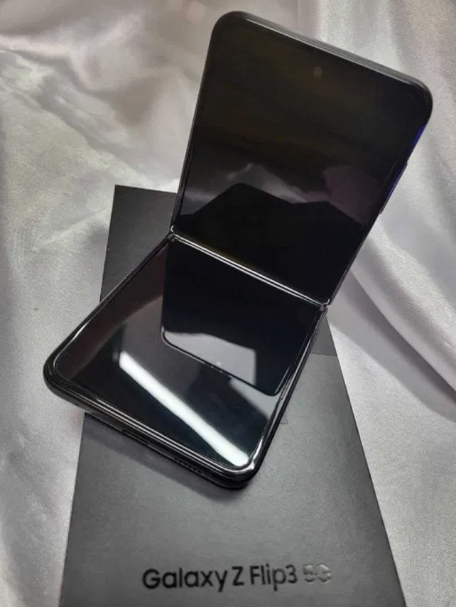 Samsung Galaxy Zflip3 5G / 256 GB