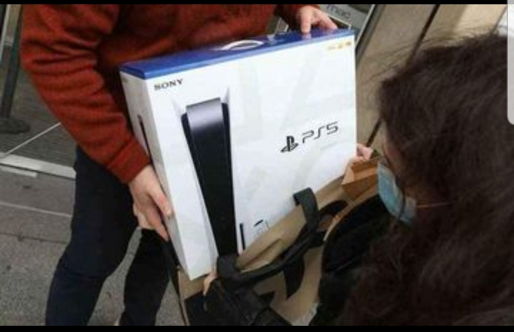 Ps 5 pro en état neuf